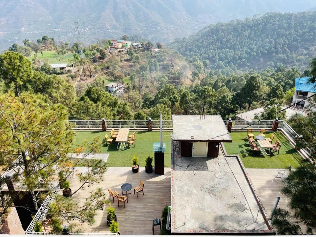 Hillcrest Heights Kasauli Exterior photo