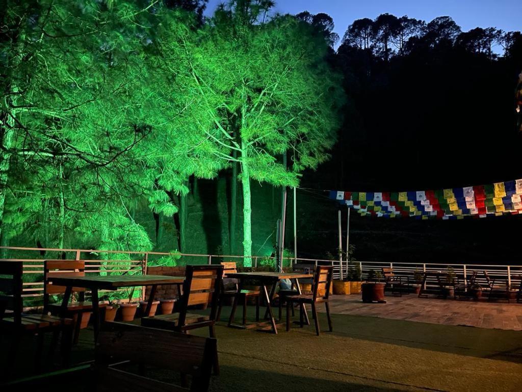 Hillcrest Heights Kasauli Exterior photo